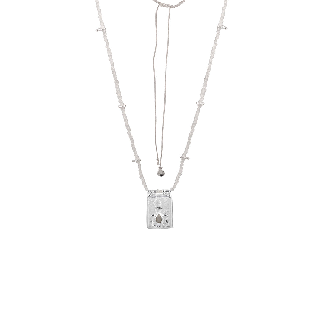 Amuleti Sinceri | Escapolario Moonstones Durga Necklace