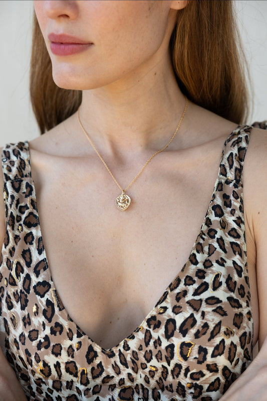 Amuleti Sinceri | Thin Necklace with Round Durga Pendant - Bohemia Couture